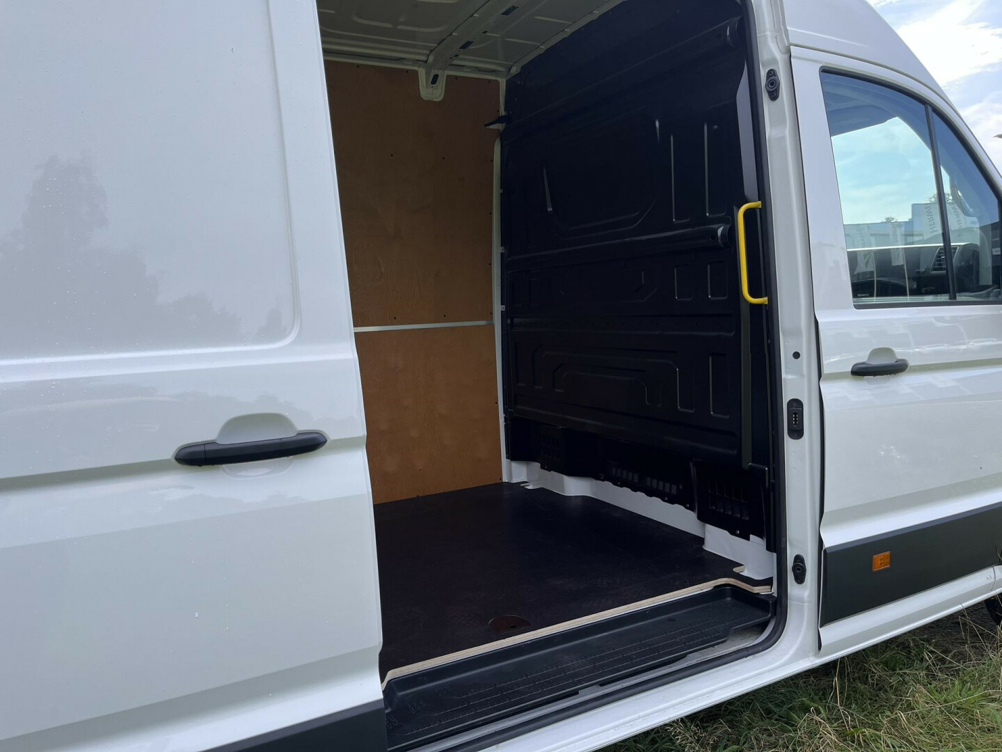 Volkswagen-Crafter-17